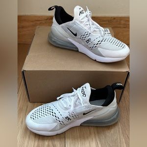 Womens Nike Air270